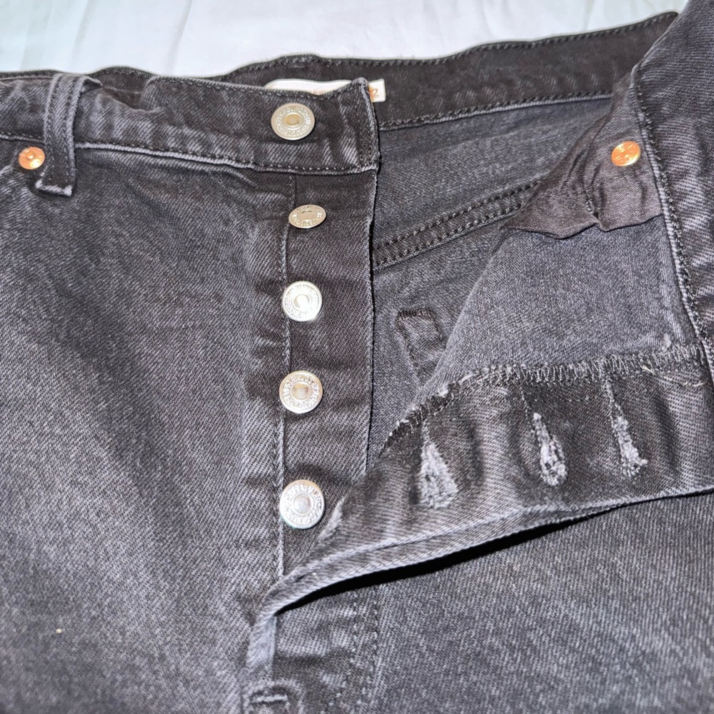 Levi’s Black Ribcage Shorts - Picture 2 of 7